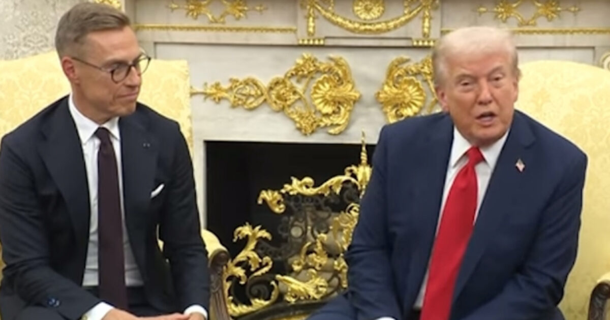 Donald Trump and a European leader engage in discussion during an official meeting in an ornate room, showcasing diplomatic relations and international cooperation.