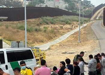 Western Union Reports Fewer U.S. Dollars Being Sent Home by Migrants