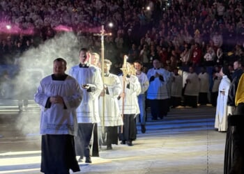 16,000 teens attend Mass together to conclude NCYC – Catholic World Report