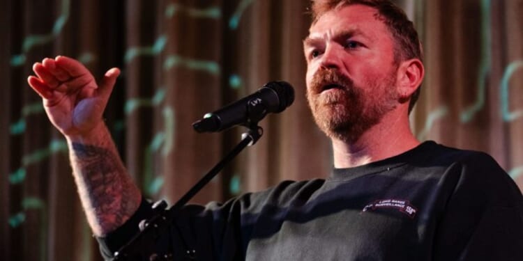 Sinking Ship: Graham Platner's Finance Director Becomes Third Adviser To Flee Scandal-Plagued Campaign in Two Weeks