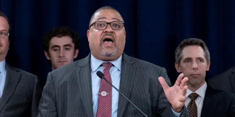 Bragg avoids mentioning Trump prosecution during re-election campaign