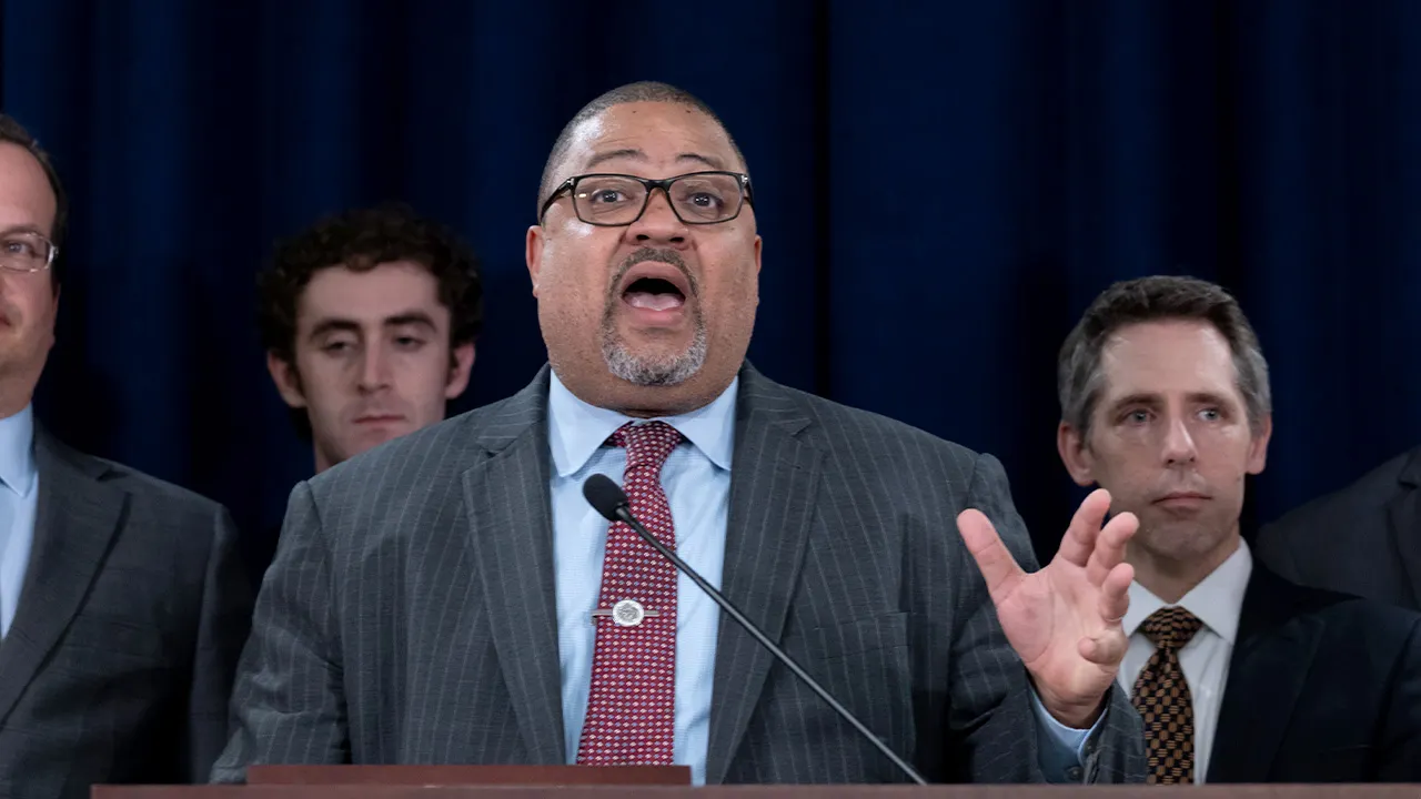 Bragg avoids mentioning Trump prosecution during re-election campaign