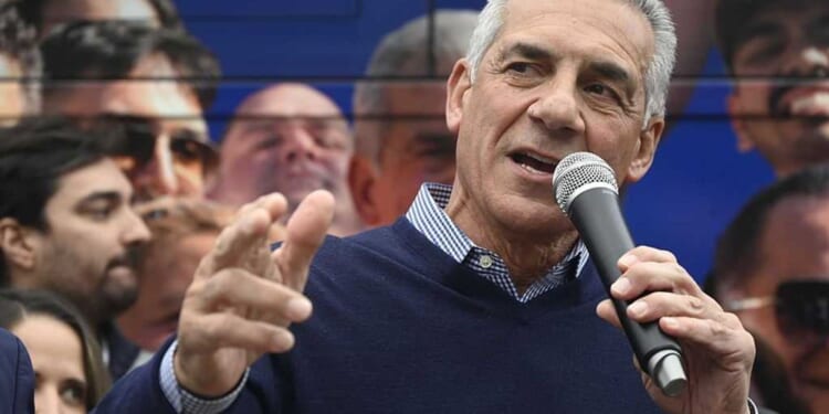 Republican candidate narrows the gap in NJ governor race with the help of key Dem endorsements