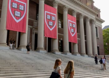 2 suspects flee 'intentional' 3 a.m. explosion at Harvard Med School