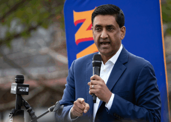 Progressive capitalist rallies for democratic socialist NYC mayoral candidate