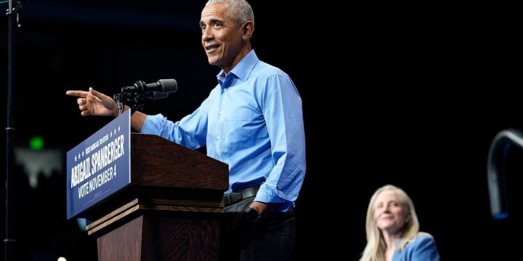 Obama blames Republicans for government shutdown at Virginia rally
