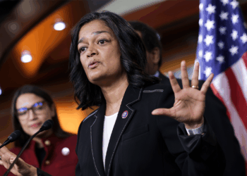Rep Jayapal says Democrats must 'stand strong' amid shutdown crisis