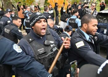 Border Patrol agents dodge bullets and bricks from leftist rioters in sanctuary city: DHS