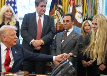 Erika Kirk supports Sergio Gor during Oval Office swearing-in ceremony