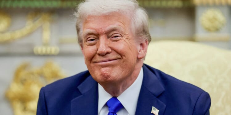 Trump says Chicago crime plummeting despite ‘radical’ sanctuary resistance