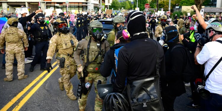 Federal prosecutors told to document judge hurdles in antifa cases