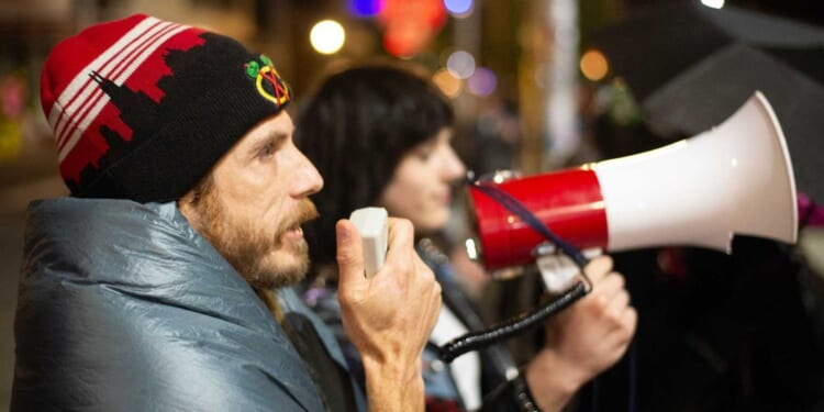 VIDEO: Leotarded liberals protest ICE facility with '80s-themed aerobics class