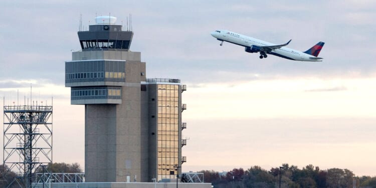 Government shutdown sparks air traffic control privatization debate
