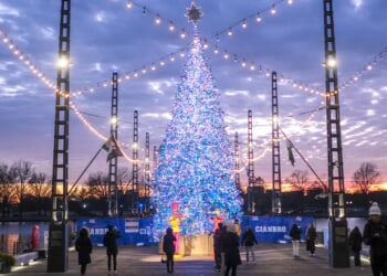 Kennedy Center unveils first-ever Christmas tree, lighting ceremony