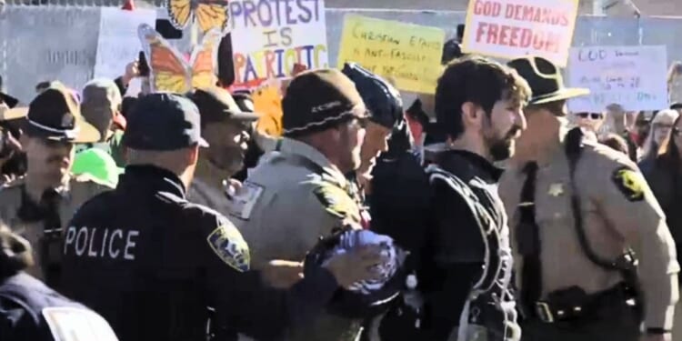 Illinois mayor declares civil emergency amid anti-ICE unrest