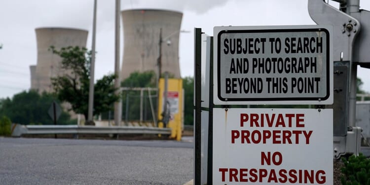 Trump admin gives $1B loan to restart Three Mile Island nuclear reactor