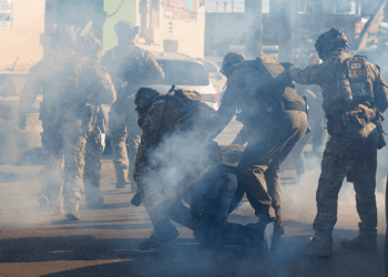 Federal appeals court halts Chicago immigration agents' use of force restrictions