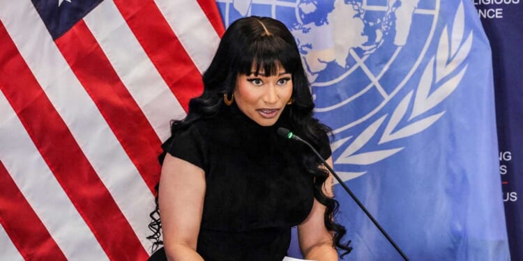 Nicki Minaj stuns Hollywood by praising Trump