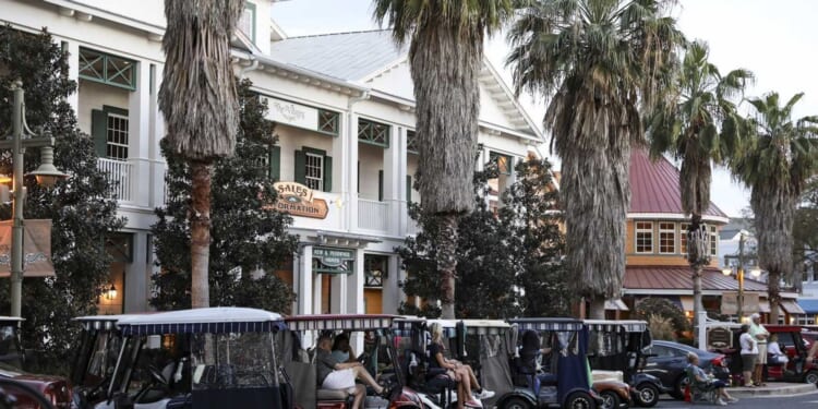 Florida Christians win $70K over anonymous complaint against tiny cross displayed in their yard