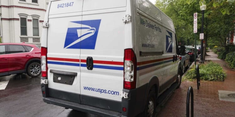 Postal worker allegedly tried to help detainee escape from ICE — and she was on duty at the time