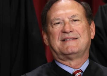 Justice Alito delivers win to Texas GOP, temporarily restores Republican congressional map
