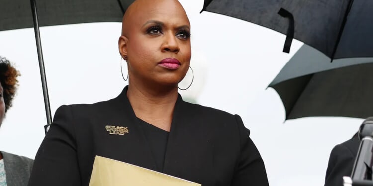 Squad member Rep. Ayanna Pressley says people have been 'abducted & deported'