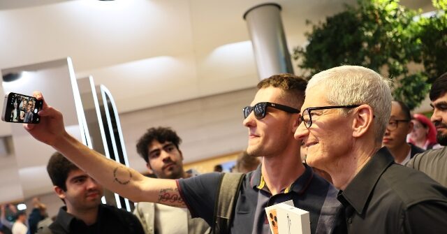 Americans Holding on to Old Tech Devices Is Hurting the Economy