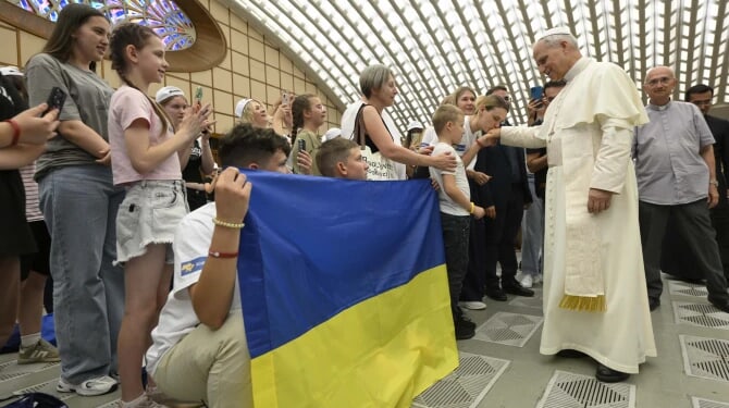 Pope Leo Ukraine children