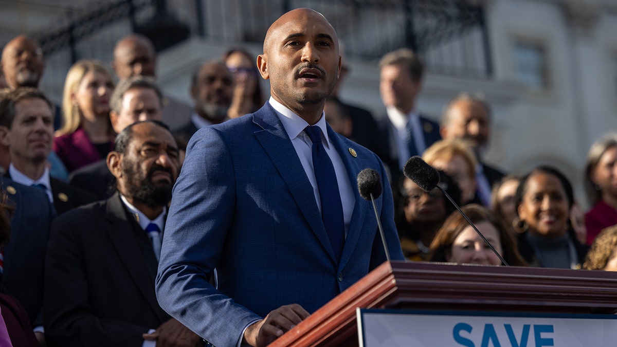 Democratic Party Rep from Alabama Shomari Figures