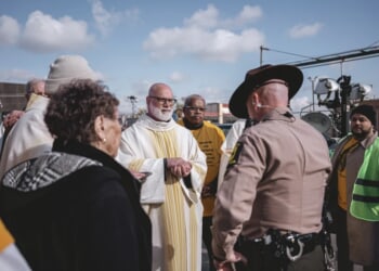 Judge orders halt to alleged ‘inhumane’ conditions for Illinois detainees – Catholic World Report