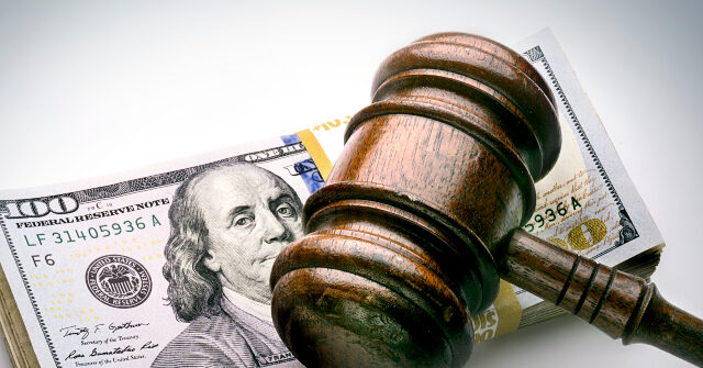 Jury Awards $112M to Migrants 'Illegally Held' by New York County in 2017