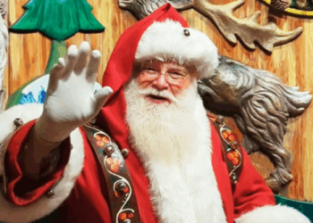 Secret Santa Blesses Idaho Mom as Her Teen Daughter Heals from Flesh-Eating Infection