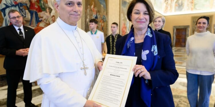Sen. Klobuchar meets Pope Leo XIV to advocate for abducted Ukrainian children – Catholic World Report