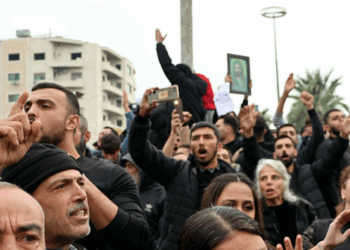 Syrian 'Security Forces' Shoot at Protesters in Alawite Stronghold