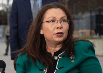 Tammy Duckworth Staffer Accused of Posing as Lawyer to Help Illegal Immigrant Escape from ICE Custody