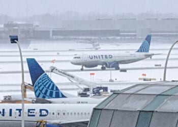 Winter Storm Blasting Midwest Cancels 1,400 Flights