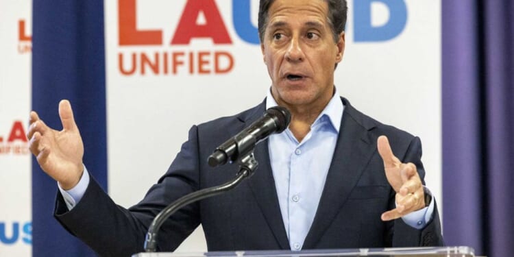 Thousands of students drop out of Los Angeles schools over 'climate of fear' from deportations, superintendent says