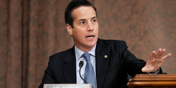 GOP senator moves to scrap dual citizenship, warns of ‘divided loyalties’