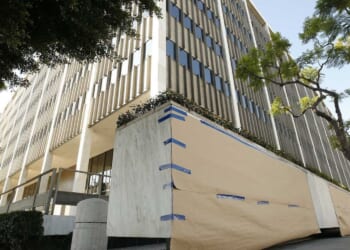 Man flings Molotov cocktails at federal building while yelling 'anti-ICE' comments, feds say