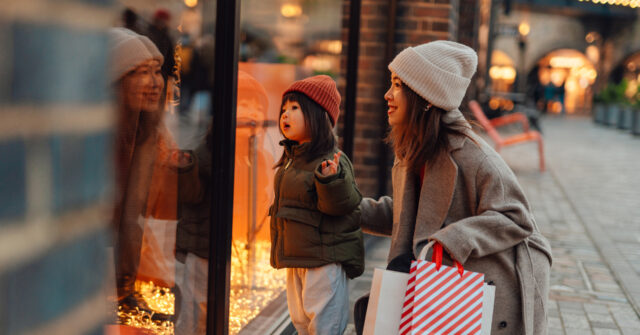 Holiday Shopping Boom Defies Gloomy Consumer Surveys