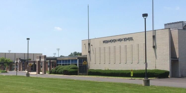 Jewish parents slam Pennsylvania school over keffiyah handout event