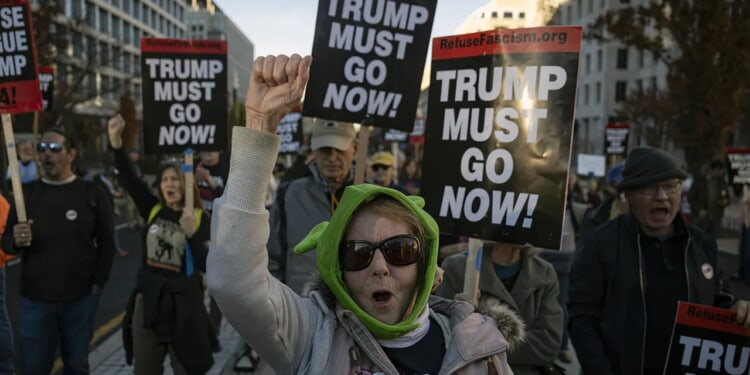 Democrats hit record anger at federal government in new Pew survey