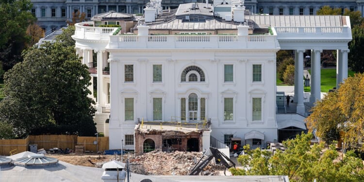 Trump hires new architect Shalom Baranes for White House ballroom project