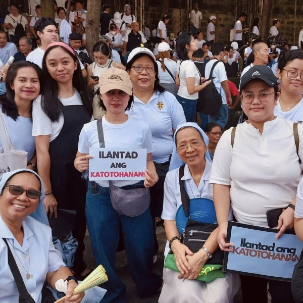 Protesters, including religious sisters, attend a rally against corruption at the EDSA People Power Monument in Manila on Sunday, Nov. 30, 2025. Credit: Santosh Digal