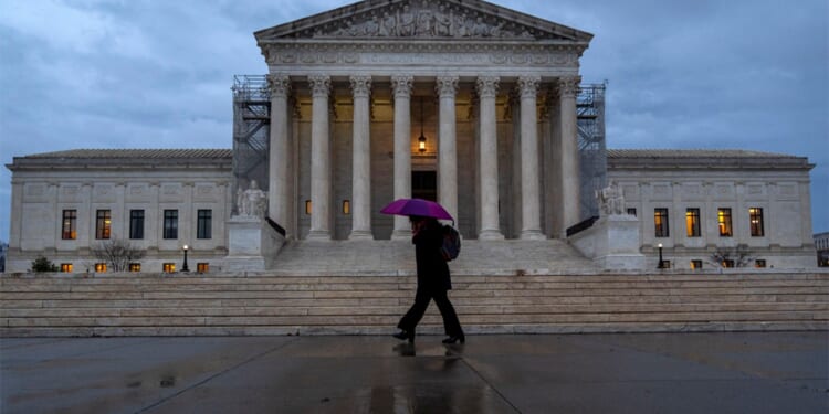 Supreme Court to take up challenge to Trump's birthright citizenship order