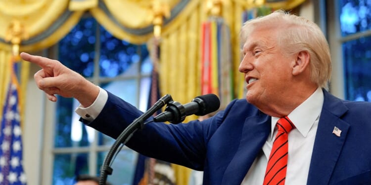 Trump pressures Indiana GOP senators to pass new redistricting map