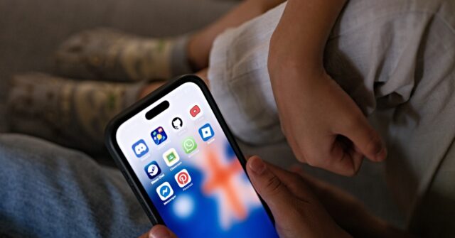 Australia's Social Media Shutdown for Under-16's Takes Effect