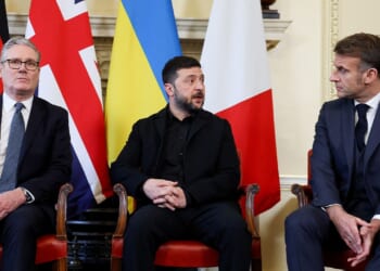 Zelenskyy rejects ceding Ukraine territory, complicates Trump peace plan