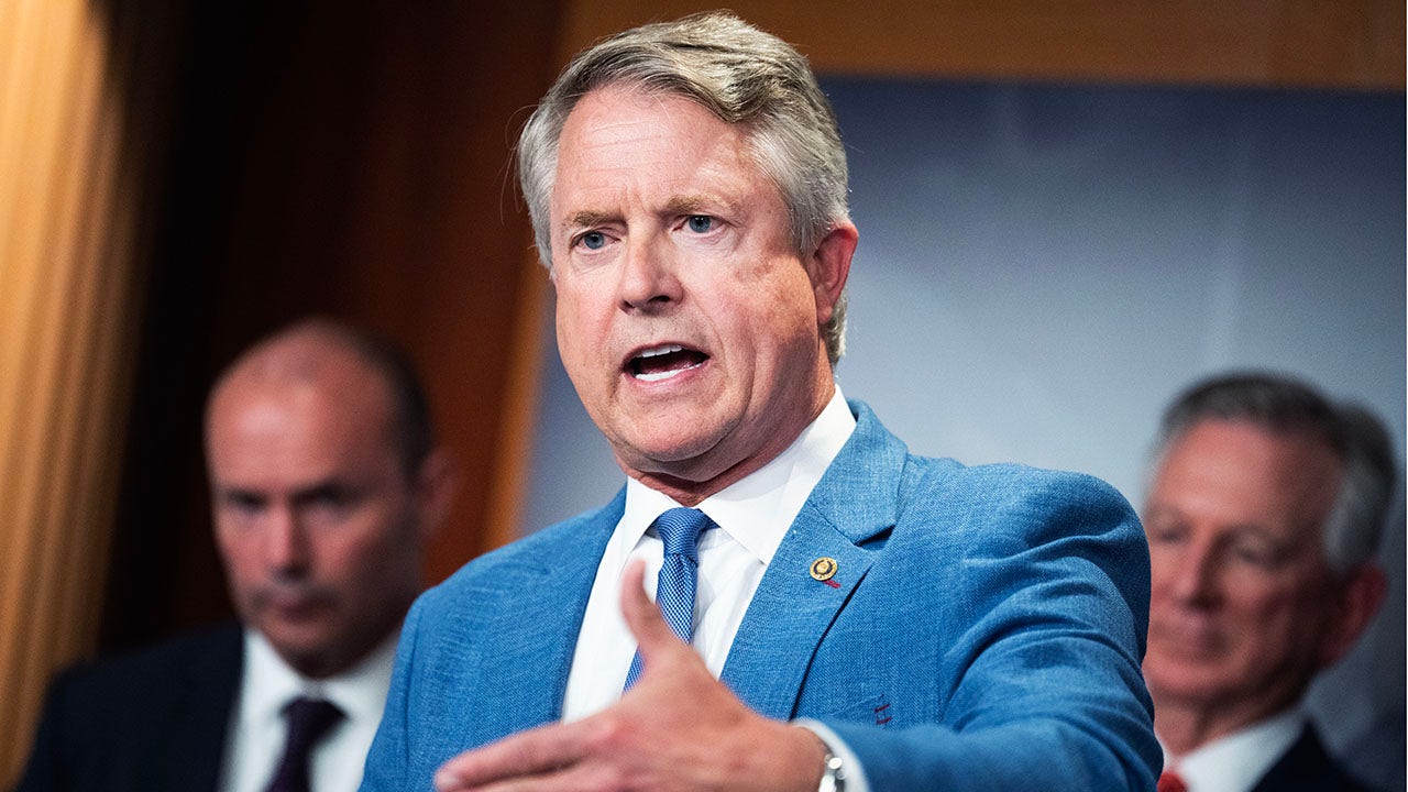 Republicans face Thursday deadline as Marshall pitches hybrid Obamacare plan