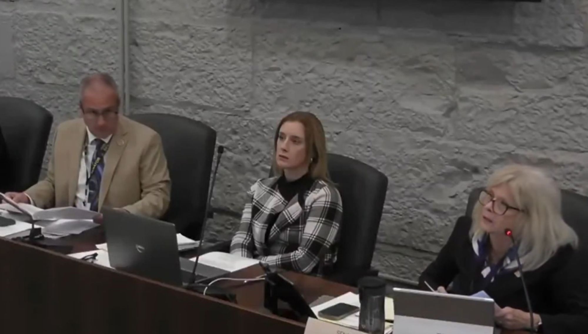 ‘Gold-Standard’ Immigration Enforcement Bill Lagging In Indiana As Redistricting Sucks Oxygen